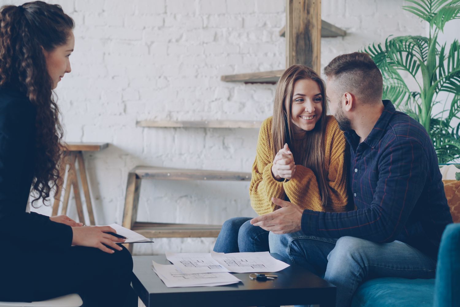 Illustrative consultation between homebuyers and an advisor